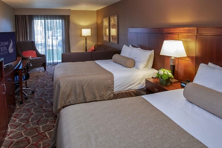 hotel-deluxe-double-queen.jpg